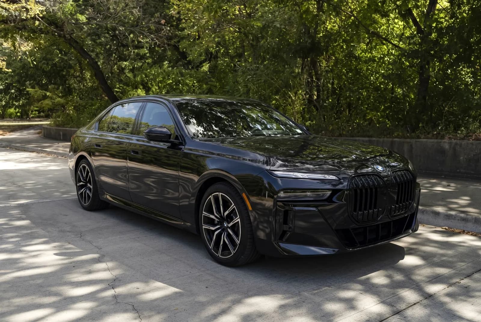 BMW 7 Series from the Sidhu Travel Services fleet