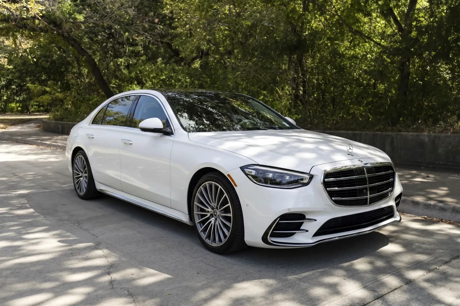 Mercedes-Benz S-Class from the Sidhu Travel Services fleet